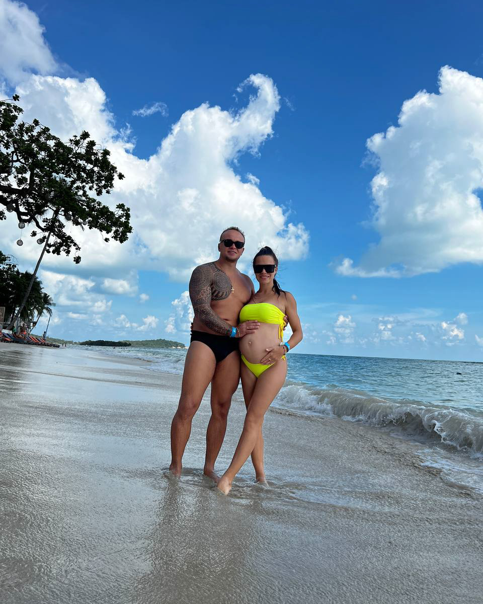 Для того чтобы получить новый опыт и второе гражданство, своего третьего ребёнка владимирская бизнесвумен Кристина Наливкина решила рожать в Аргентине. Оказывается, эта страна очень популярна у будущих мам. Почему? Об этом мы подробно расспросили готовящуюся к перелёту Кристину.