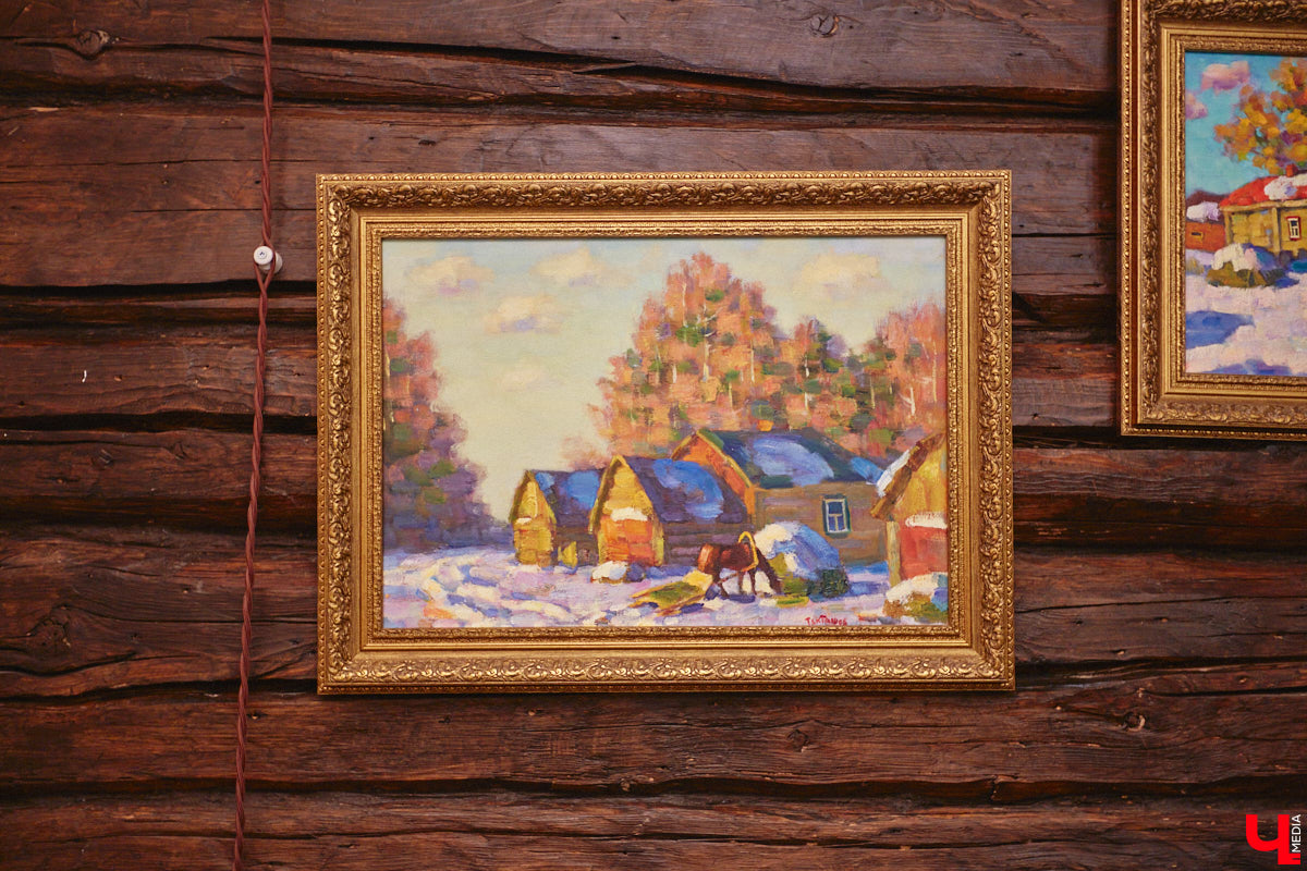 Жительница Владимира Ольга Калюжная купила частный дом, окна которого выходят на многоэтажки. И если для одних это минус, то для неё — сплошной плюс. Тем более что вместе с квадратными метрами Ольга стала хозяйкой множества раритетных вещей.