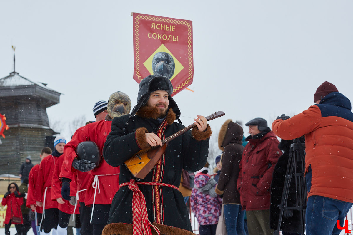 С поезда сразу на автобус. Без долгих ожиданий и лишних остановок. 10 февраля стартуют продажи единого туристического билета. По ним гости 33-го региона смогут быстро и с комфортом добраться сначала до Владимира, а потом до Суздаля.