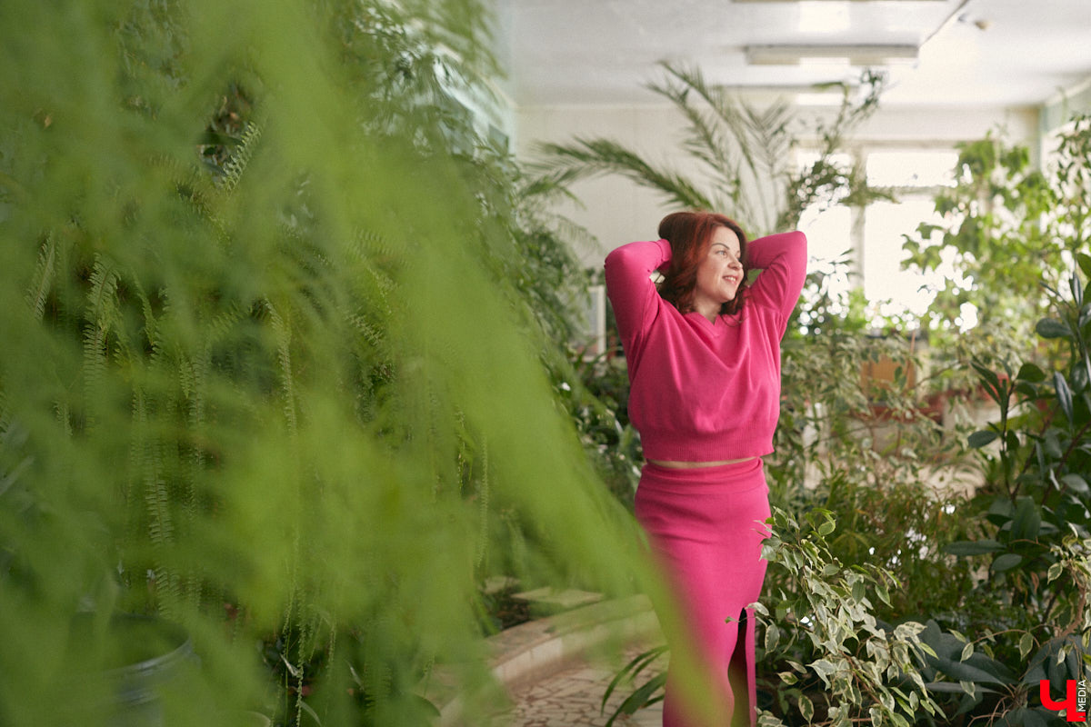 Тринадцать лет назад Елена Разина обратилась к духовным практикам. Тогда она чувствовала себя отвратительно: избыточная полнота, болезни, измены любимого мужчины, отсутствие веры в счастливое будущее... Но просветление неизбежно! Что же такое духовные практики: магия вне Хогвартса, умелая работа психолога или обман собственного сознания? Кто такие целители 21 века? Видят ли они ауру? Обо всём этом «Ключ-Медиа» расспросил Елену Разину в рубрике «Неудобные вопросы».