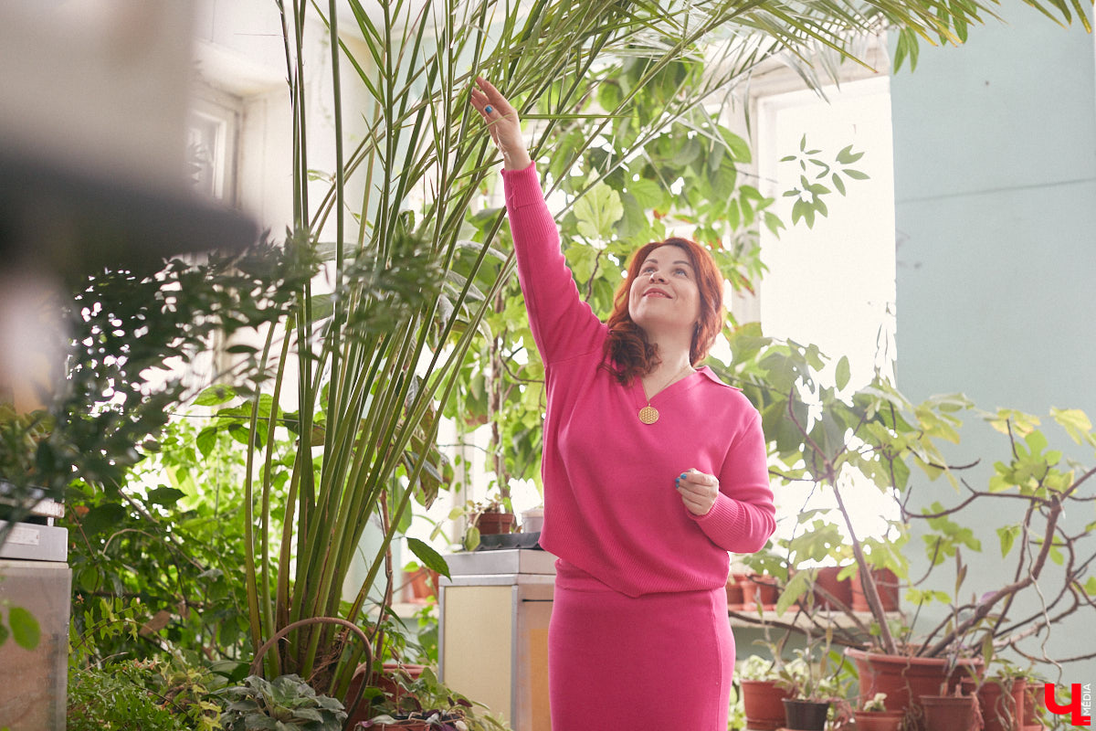 Тринадцать лет назад Елена Разина обратилась к духовным практикам. Тогда она чувствовала себя отвратительно: избыточная полнота, болезни, измены любимого мужчины, отсутствие веры в счастливое будущее... Но просветление неизбежно! Что же такое духовные практики: магия вне Хогвартса, умелая работа психолога или обман собственного сознания? Кто такие целители 21 века? Видят ли они ауру? Обо всём этом «Ключ-Медиа» расспросил Елену Разину в рубрике «Неудобные вопросы».