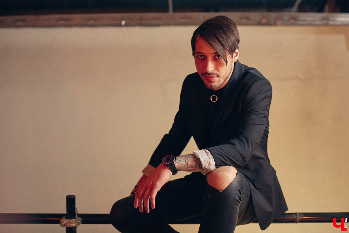 Пожалуй, именно «Ключ-Медиа» как никто пристально следил за крупнейшим музыкальным фестивалем региона — «ВладРоком». Что ж, мероприятие прошло с успехом. Осталось насладиться его послевкусием. И таковым будет наше интервью с победителем конкурса — группой ataka.