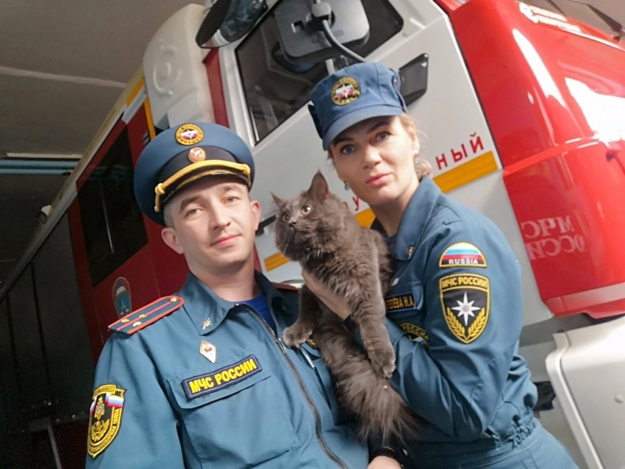 На каждого Супермена найдётся свой криптонит. Ко Дню всех влюблённых Главное управление МЧС России по Владимирской области поделилось снимками трёх пар, которых связывает не только работа. «Ключ-Медиа» пообщался с прекрасными сотрудницами министерства и попросил их поделиться историями любви, возникшей благодаря трудной и опасной службе.