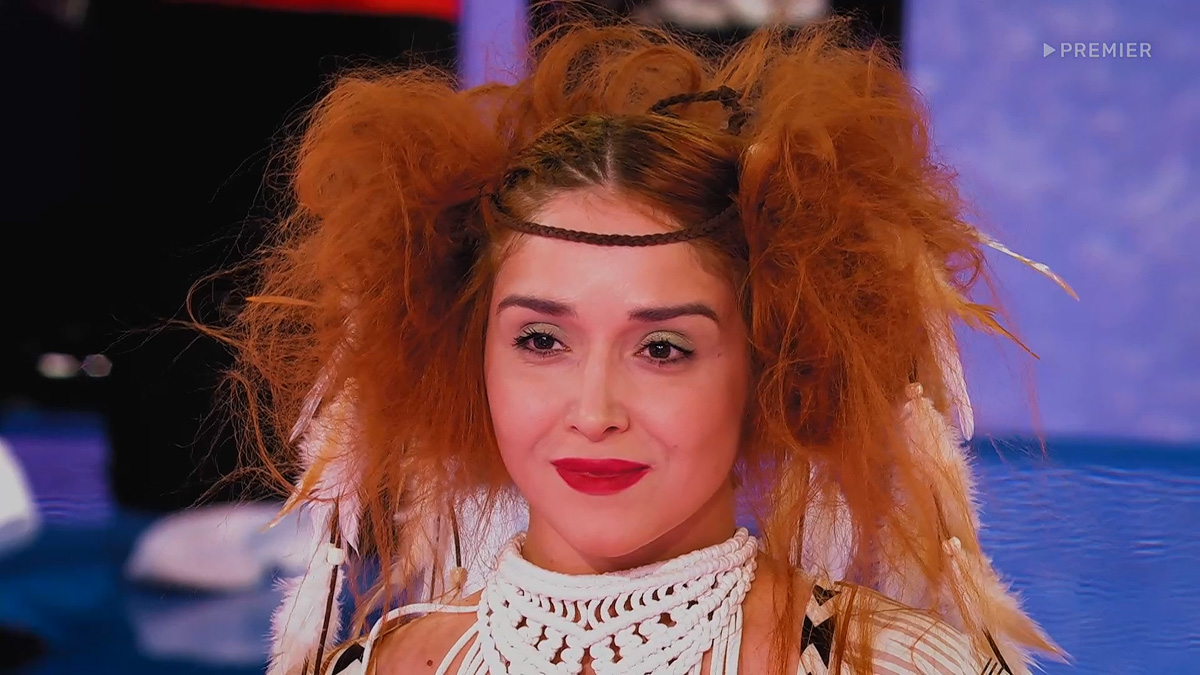 25 февраля в эфире телеканала ТНТ вышла первая серия нового шоу «Бьюти баттл» с участием хэйр-стилиста из Коврова Ильи Староверова. Борьба парикмахеров за один миллион рублей началась со сложной задачи. С первых минут стало понятно: получить эти деньги участникам будет ой как непросто!