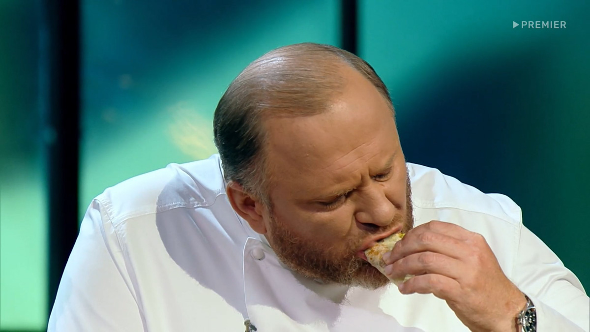 27 февраля на телеканале «Пятница!» состоялась премьера спецвыпуска кулинарной битвы «Молодые ножи». Правда, на этот раз вместо начинающих поваров Константин Ивлев пригласил настоящих профессионалов своего дела, в том числе владимирца Максима Рыбакова. Как это было? Рассказывает участник, поразивший именитого шефа своим такос.