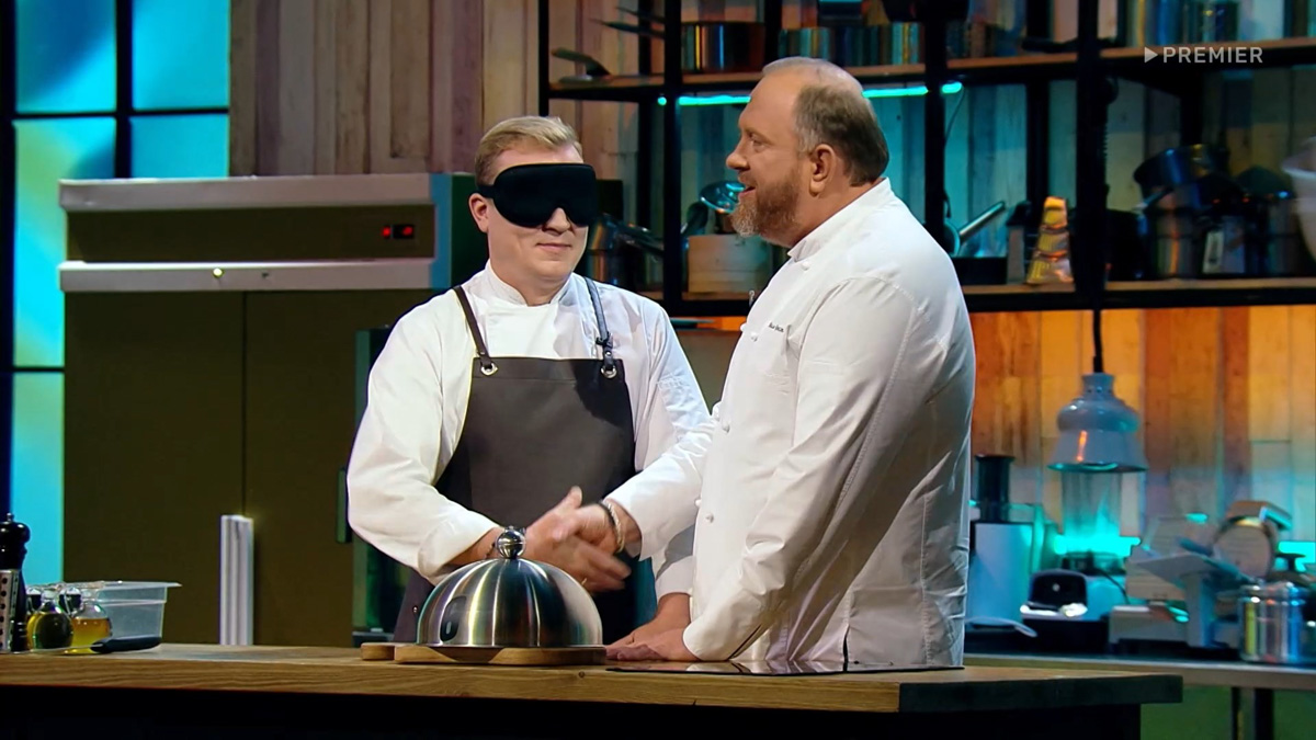 27 февраля на телеканале «Пятница!» состоялась премьера спецвыпуска кулинарной битвы «Молодые ножи». Правда, на этот раз вместо начинающих поваров Константин Ивлев пригласил настоящих профессионалов своего дела, в том числе владимирца Максима Рыбакова. Как это было? Рассказывает участник, поразивший именитого шефа своим такос.