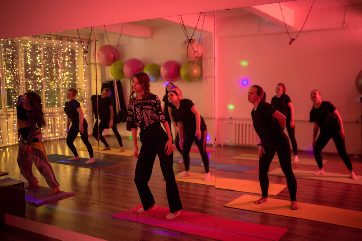 10 марта в Коврове состоится грандиозный финал областного конкурса красоты «Владимирская земля – 2023». Отличительной особенностью проекта 2023 года стало решение организаторов провести его одновременно и для претенденток на титул «мисс», и для мечтающих о победе со званием «миссис». Подробности в нашей статье.