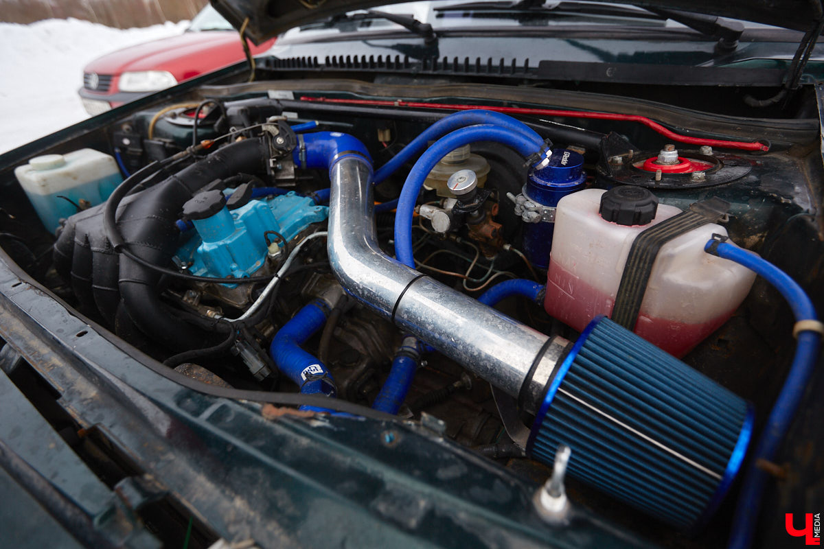 Владимирские гонщики эффектно завершили зимний сезон ледовой дуэлью. На старт в Собинском районе вышел сразу 51 экипаж. Между собой они разыграли кубки в семи классах. «Ключ-Медиа» стал свидетелем зрелищных соревнований, а в перерывах между заездами поговорил со спортсменами.