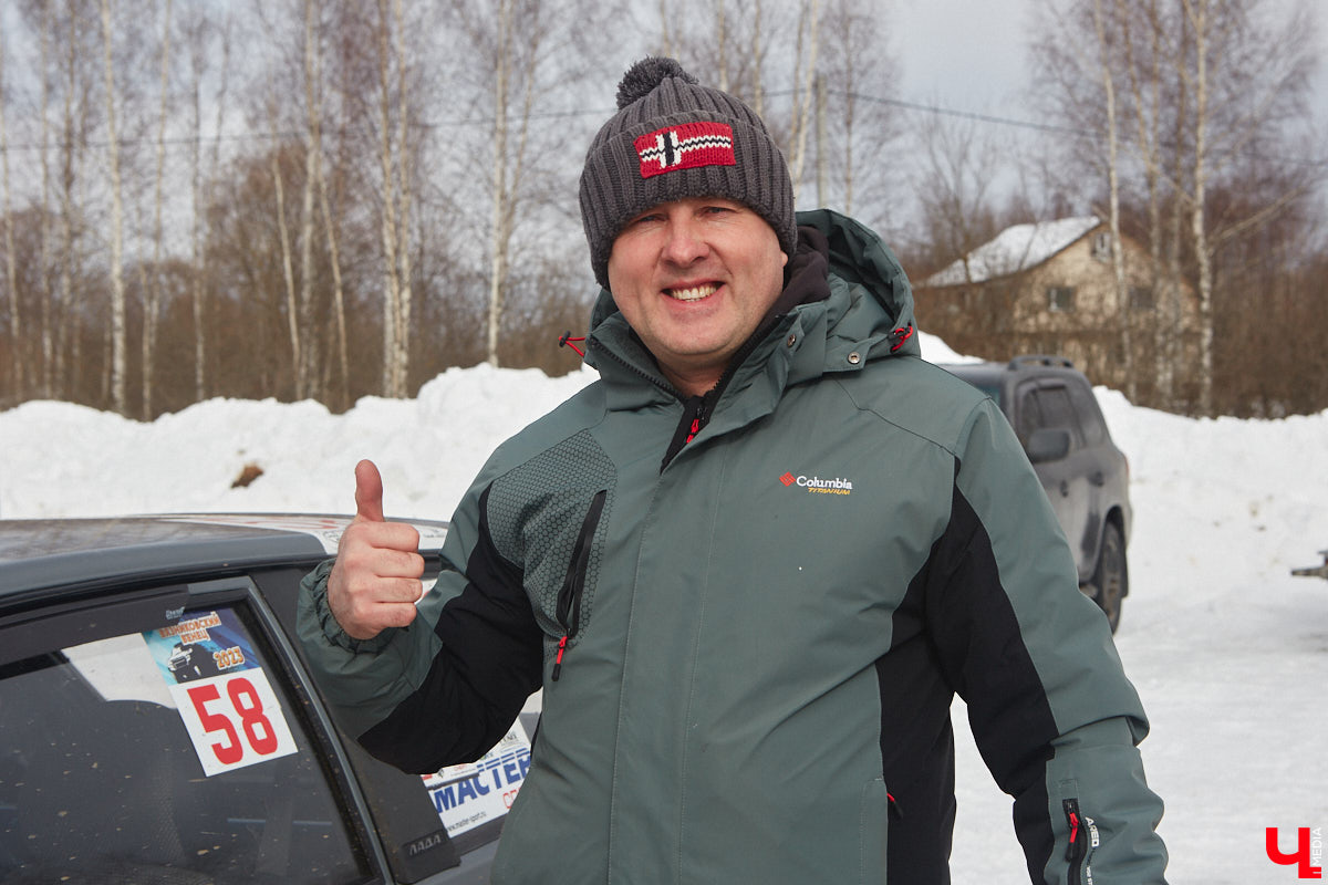 Владимирские гонщики эффектно завершили зимний сезон ледовой дуэлью. На старт в Собинском районе вышел сразу 51 экипаж. Между собой они разыграли кубки в семи классах. «Ключ-Медиа» стал свидетелем зрелищных соревнований, а в перерывах между заездами поговорил со спортсменами.