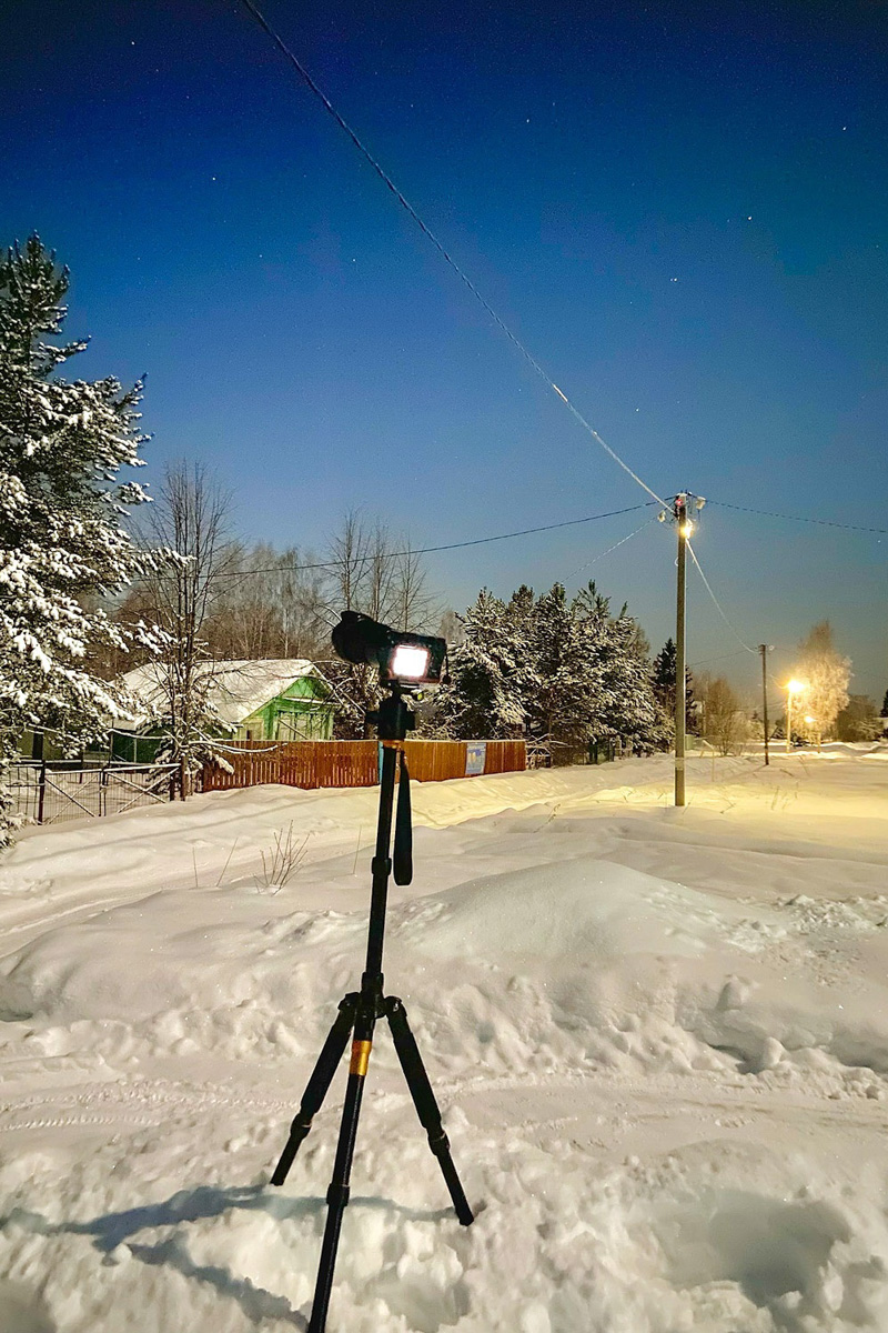 Вместо центрального отопления — печка, вместо водопровода — колодец. Переехать из комфортной городской квартиры в деревенский дом возле леса захочет не каждый. А вот фотограф Владислав Тябин провел зиму вдали от цивилизации и теперь уверен: это были три самых интересных месяца в его жизни.