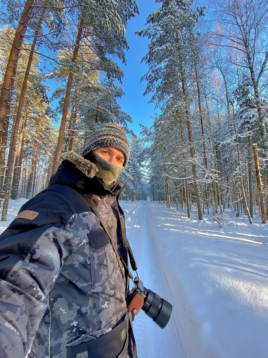 Вместо центрального отопления — печка, вместо водопровода — колодец. Переехать из комфортной городской квартиры в деревенский дом возле леса захочет не каждый. А вот фотограф Владислав Тябин провел зиму вдали от цивилизации и теперь уверен: это были три самых интересных месяца в его жизни.
