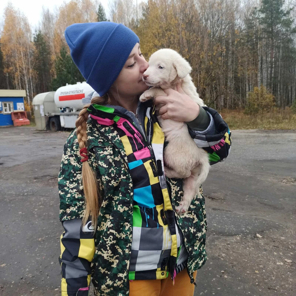 Всего за один день владимирские мужчины выполнили план по вручению цветов сразу на год вперед. Такие очереди за розами и тюльпанами будут не скоро, а значит, это 8 марта надо запомнить надолго, тем более в минувший праздник было место и креативному подходу к поздравлениям милых дам!