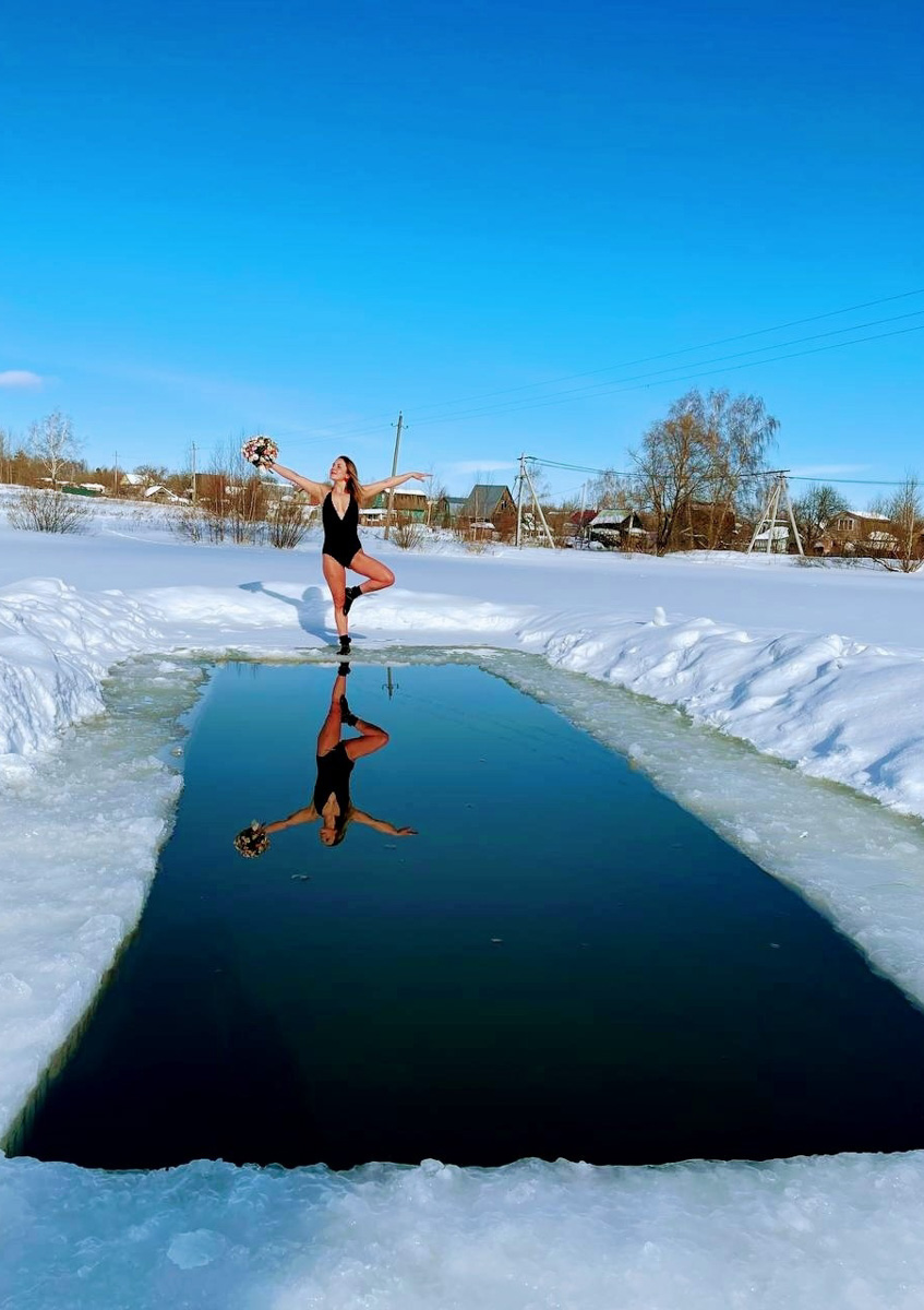 Всего за один день владимирские мужчины выполнили план по вручению цветов сразу на год вперед. Такие очереди за розами и тюльпанами будут не скоро, а значит, это 8 марта надо запомнить надолго, тем более в минувший праздник было место и креативному подходу к поздравлениям милых дам!