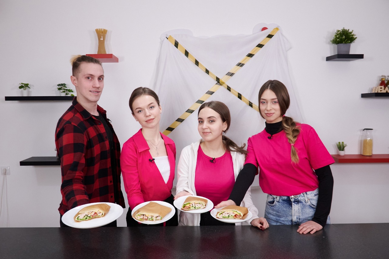 Любой конкурс красоты — магнит для глаз. «Мисс ВлГУ — 2023» не стал исключением. Прекрасные девушки, роскошные наряды, неожиданные таланты, а на десерт — непредсказуемый финал. «Ключ-Медиа» подготовил фотоотчёт с прошедшего мероприятия.