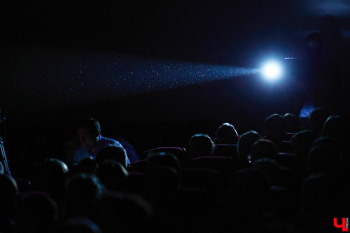 Любой конкурс красоты — магнит для глаз. «Мисс ВлГУ — 2023» не стал исключением. Прекрасные девушки, роскошные наряды, неожиданные таланты, а на десерт — непредсказуемый финал. «Ключ-Медиа» подготовил фотоотчёт с прошедшего мероприятия.