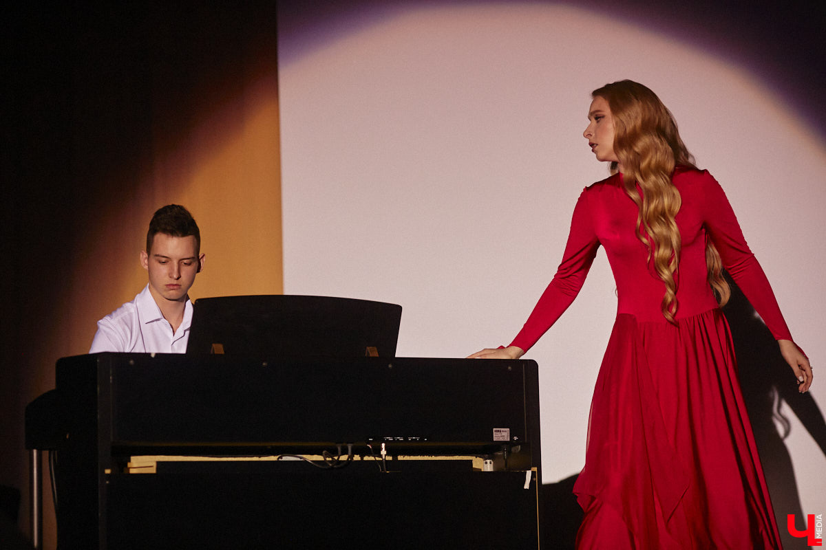 Любой конкурс красоты — магнит для глаз. «Мисс ВлГУ — 2023» не стал исключением. Прекрасные девушки, роскошные наряды, неожиданные таланты, а на десерт — непредсказуемый финал. «Ключ-Медиа» подготовил фотоотчёт с прошедшего мероприятия.