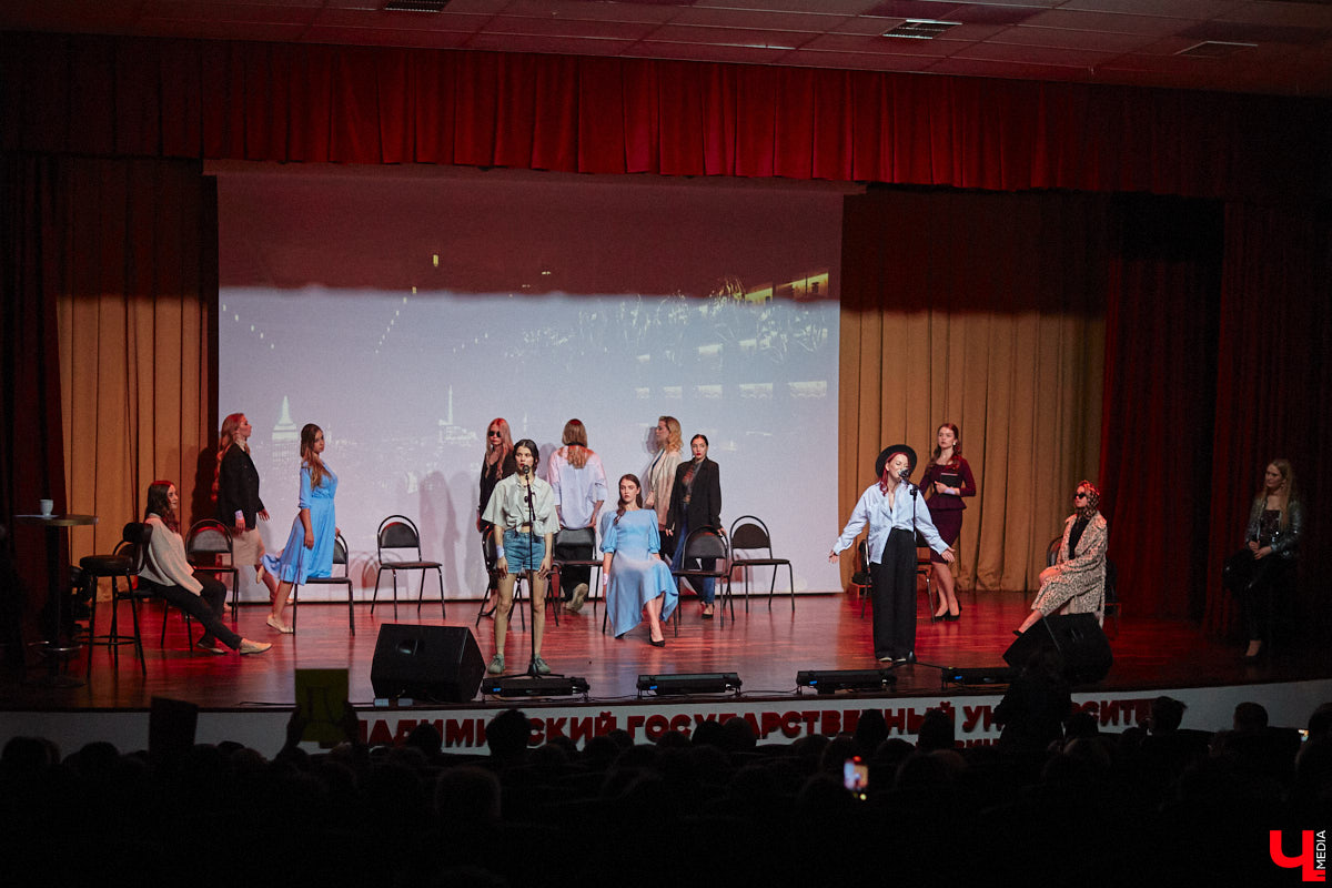 Любой конкурс красоты — магнит для глаз. «Мисс ВлГУ — 2023» не стал исключением. Прекрасные девушки, роскошные наряды, неожиданные таланты, а на десерт — непредсказуемый финал. «Ключ-Медиа» подготовил фотоотчёт с прошедшего мероприятия.