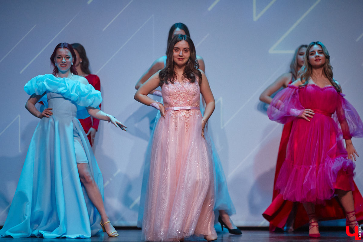 Любой конкурс красоты — магнит для глаз. «Мисс ВлГУ — 2023» не стал исключением. Прекрасные девушки, роскошные наряды, неожиданные таланты, а на десерт — непредсказуемый финал. «Ключ-Медиа» подготовил фотоотчёт с прошедшего мероприятия.