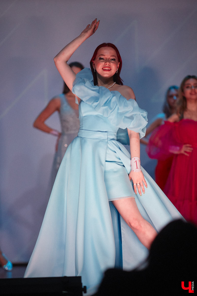 Любой конкурс красоты — магнит для глаз. «Мисс ВлГУ — 2023» не стал исключением. Прекрасные девушки, роскошные наряды, неожиданные таланты, а на десерт — непредсказуемый финал. «Ключ-Медиа» подготовил фотоотчёт с прошедшего мероприятия.
