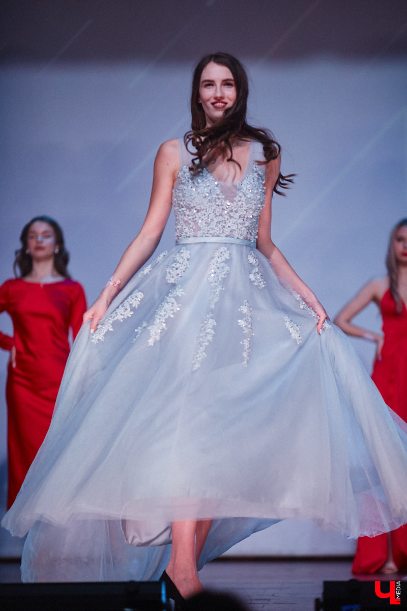 Любой конкурс красоты — магнит для глаз. «Мисс ВлГУ — 2023» не стал исключением. Прекрасные девушки, роскошные наряды, неожиданные таланты, а на десерт — непредсказуемый финал. «Ключ-Медиа» подготовил фотоотчёт с прошедшего мероприятия.