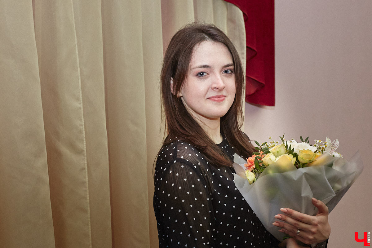 Любой конкурс красоты — магнит для глаз. «Мисс ВлГУ — 2023» не стал исключением. Прекрасные девушки, роскошные наряды, неожиданные таланты, а на десерт — непредсказуемый финал. «Ключ-Медиа» подготовил фотоотчёт с прошедшего мероприятия.