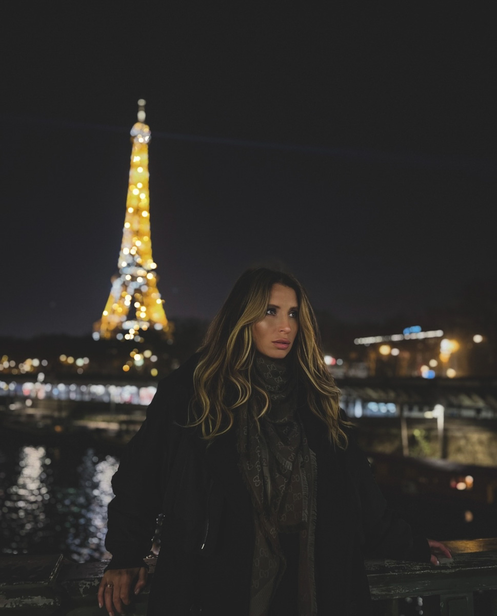 Владимирская светская львица и fashion girl Анна Черноморская шутит, что ей впору менять ник на Средиземноморская. Почему? Все просто. Ее супругу предложили работу мечты на Кипре, и теперь она живет то там, то в России. Также Анна успела побывать в разных уголках Парижа. Обо всем этом девушка рассказала в интервью нашему изданию.