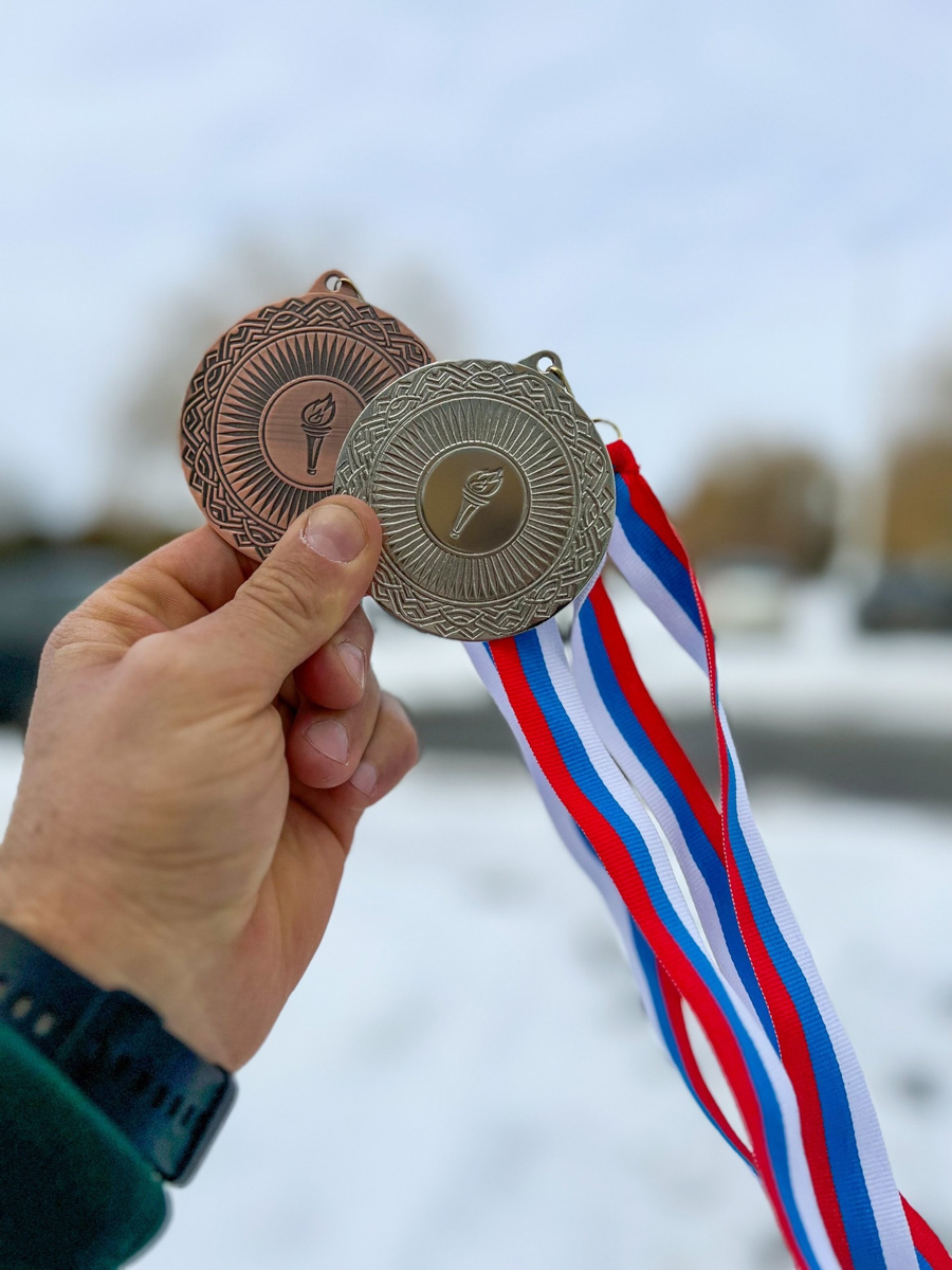 В Суздальском районе прошел чемпионат Владимирской области по ловле на мормышку, которому впервые в истории регионального спорта присвоили статус международного. На соревнования приехали призеры мирового первенства из Республики Беларусь. Их весьма удивила толщина льда на Глазовском водохранилище.