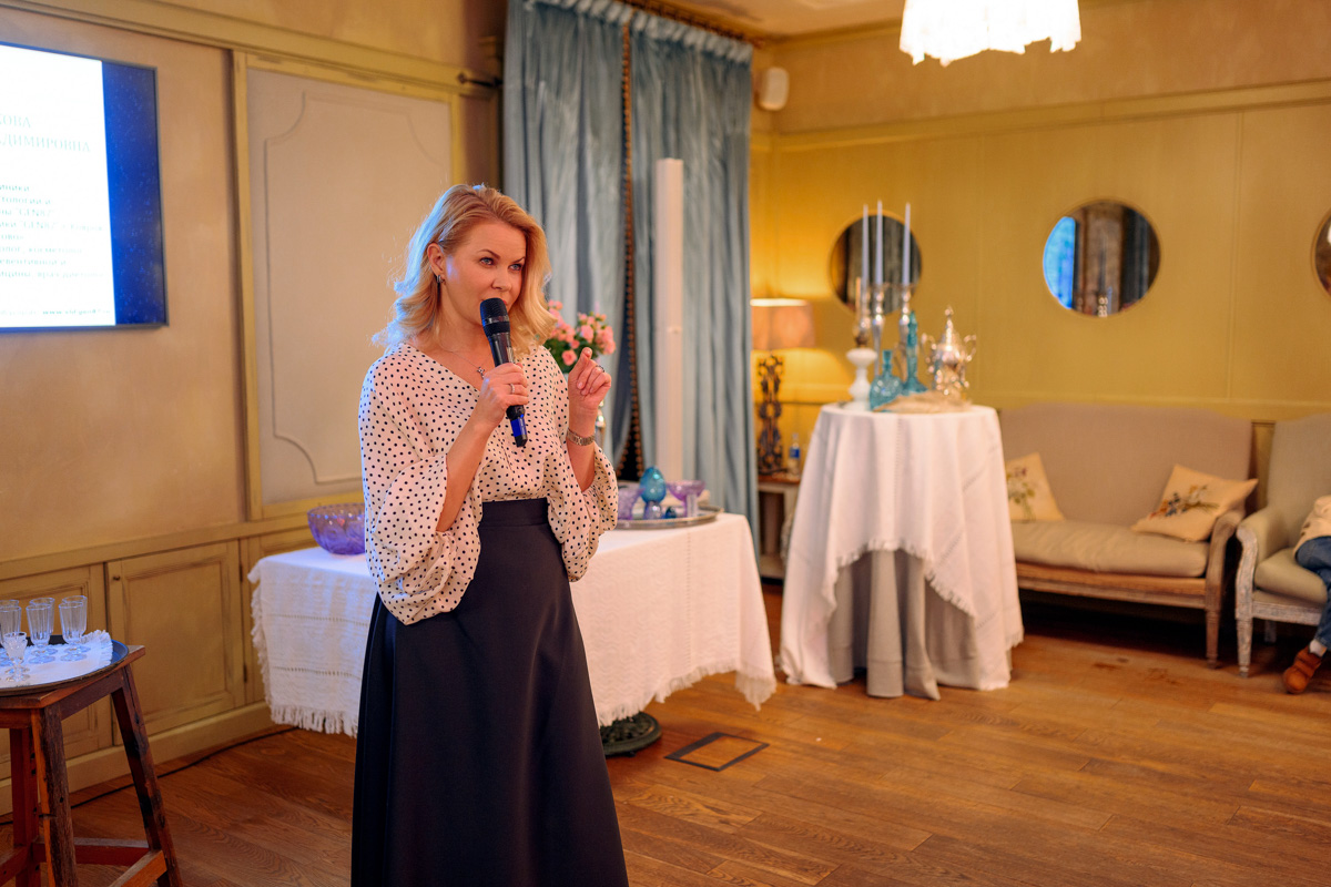 Приём в стиле русского дворянства — процедура невероятно эстетичная и хлебосольная. Откуда «Ключ-Медиа» известны такие подробности? Вечером 7 марта мы посетили уникальное светское мероприятие по мотивам романа Михаила Афанасьевича Булгакова «Собачье сердце» и готовы делиться впечатлениями.