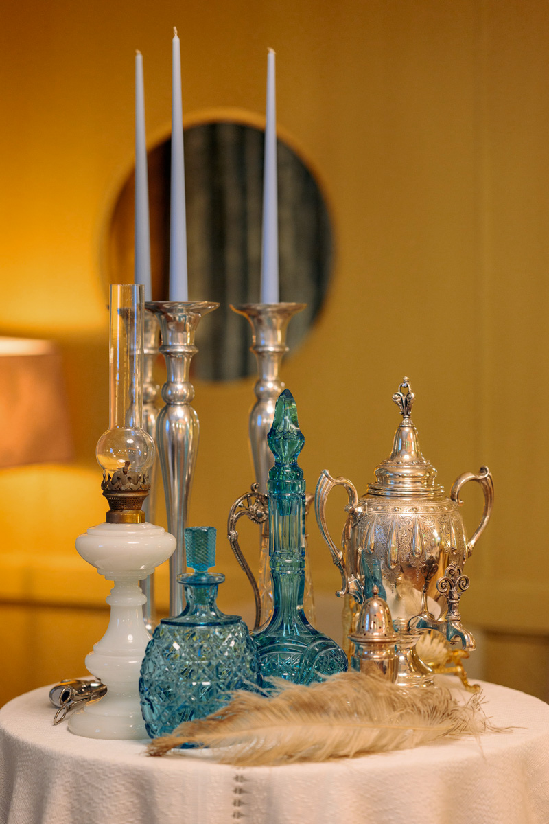 Приём в стиле русского дворянства — процедура невероятно эстетичная и хлебосольная. Откуда «Ключ-Медиа» известны такие подробности? Вечером 7 марта мы посетили уникальное светское мероприятие по мотивам романа Михаила Афанасьевича Булгакова «Собачье сердце» и готовы делиться впечатлениями.