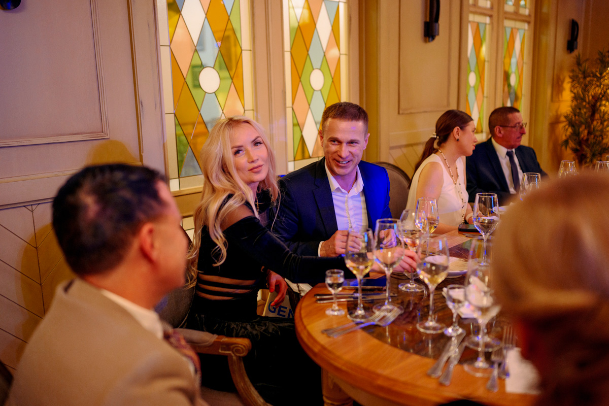 Приём в стиле русского дворянства — процедура невероятно эстетичная и хлебосольная. Откуда «Ключ-Медиа» известны такие подробности? Вечером 7 марта мы посетили уникальное светское мероприятие по мотивам романа Михаила Афанасьевича Булгакова «Собачье сердце» и готовы делиться впечатлениями.