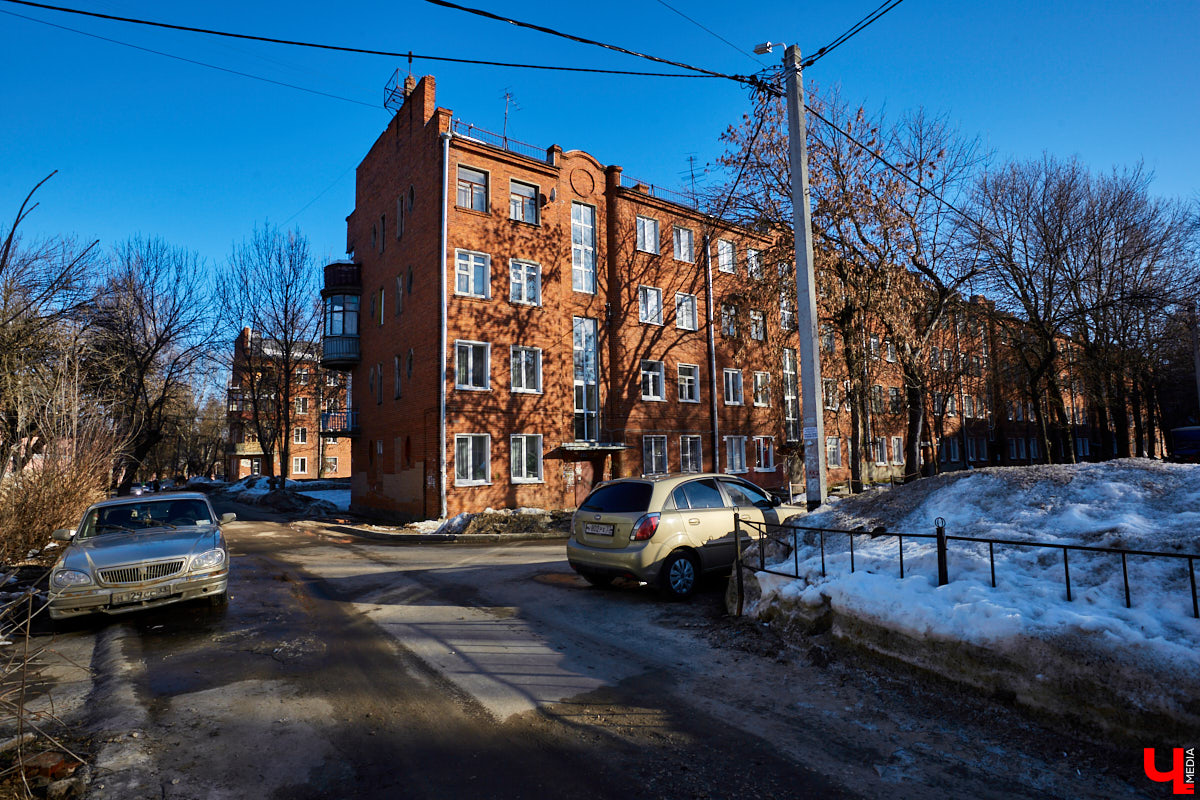 Во Владимире прошло заседание городской топонимической комиссии. Главным вопросом стало переименование улицы Усти-на-Лабе, которой было решено оставить имеющееся название. А вот судьбу Октябрьского проспекта и улицы Луначарского еще предстоит определить.