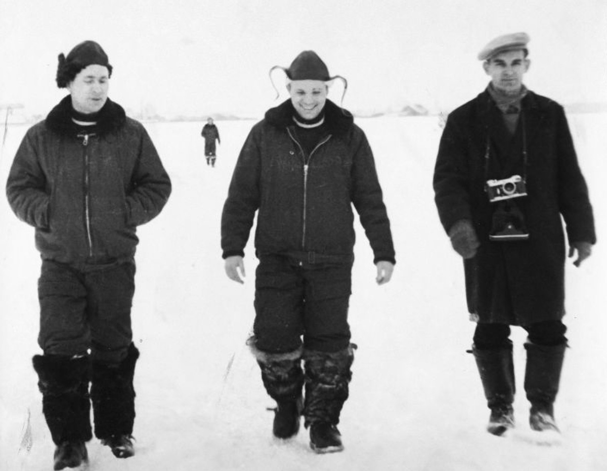 В 1961 году Юрий Гагарин первым в мире совершил полет в космос на космическом корабле «Восток». Облетев Землю за 1 час 48 минут, он благополучно вернулся на землю. Так случилось, что жизнь первого космонавта планеты оборвалась 27 марта 1968 года на территории Владимирской области. Но не только эта трагедия связывает его имя с нашим краем. Вместе с «Ключ-Медиа» давайте вспомним места 33-го региона, где он бывал.