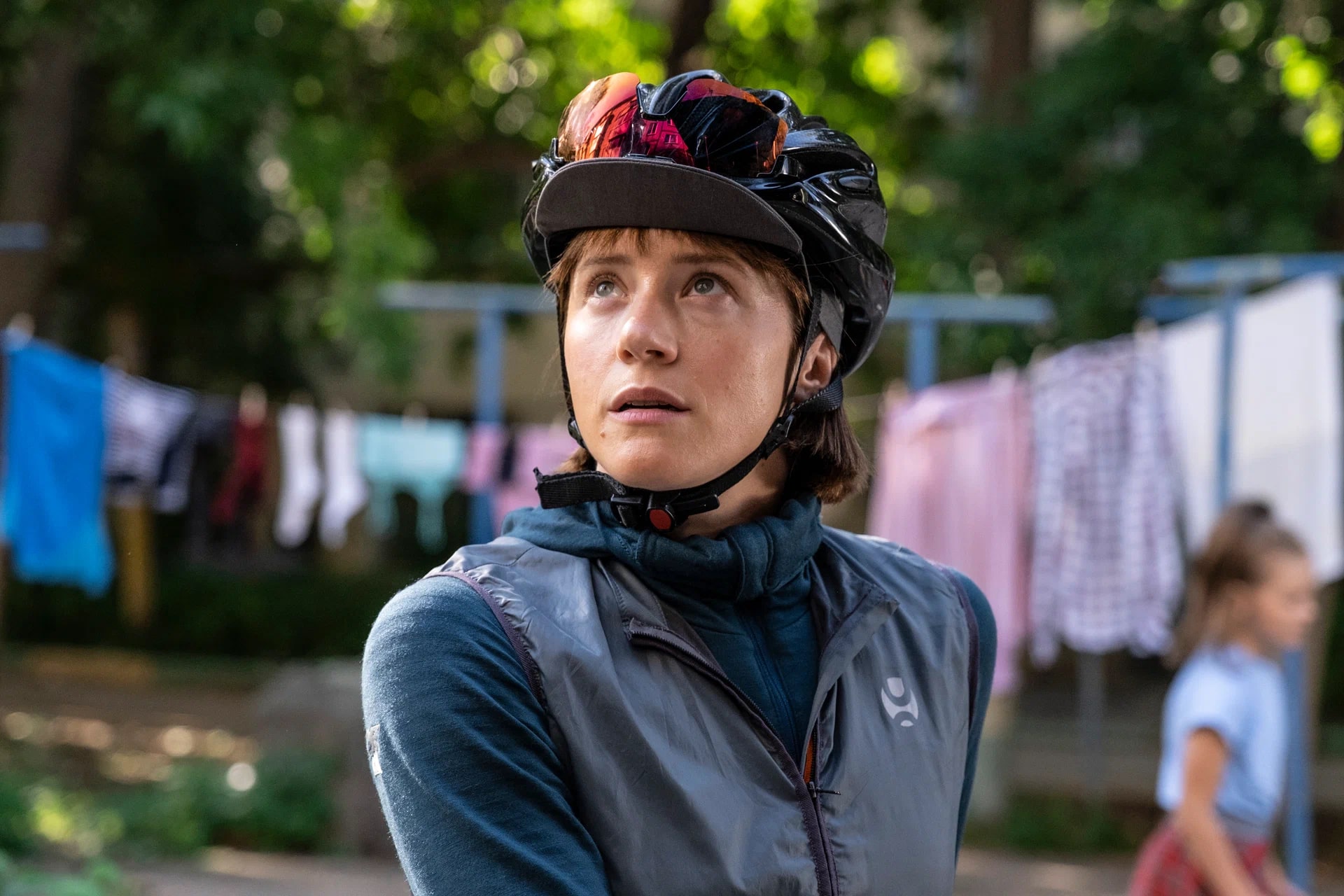 33-й регион не раз мелькал на больших экранах, да и его жители тоже. Последние новинки сезона не стали исключением. Одни из самых популярных фильмов и сериалов, вышедшие в конце зимы — начале весны, объединяет одно: они были либо сняты во Владимирской области, либо создавались с участием наших талантов. Так о каких же лентах сегодня пойдет речь?