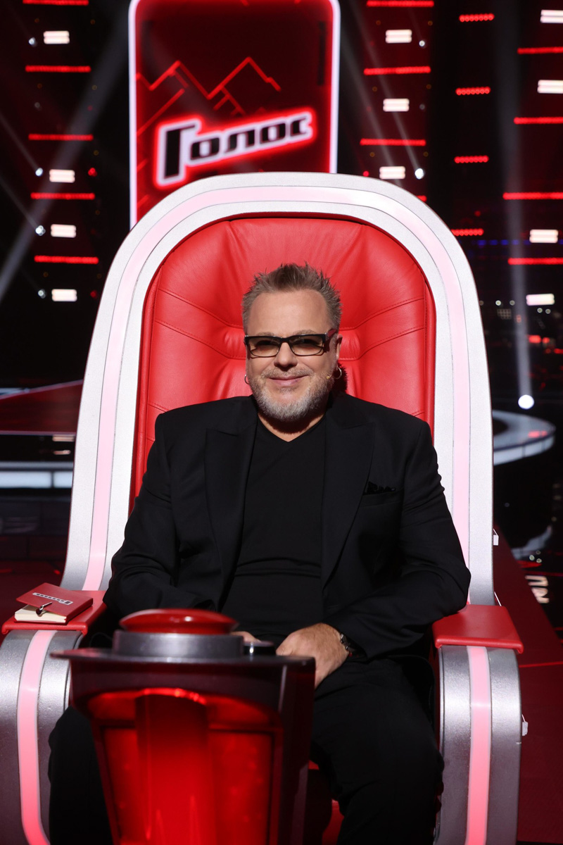 Молодая певица из Коврова Маша Мэй попала в команду Владимира Преснякова на шоу «Голос». Девушка прошла слепые прослушивания и удивила жюри не только исполнением, но и текстом песни. В хит Адель она добавила немного слов на своем собственном языке.