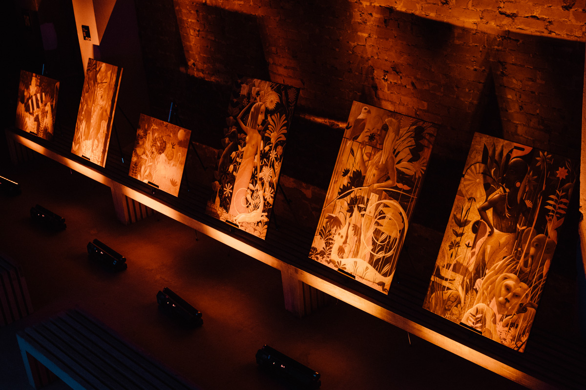 Неслучайная случайность стала причиной возникновения проекта, который объединил пять диджеев, играющих осознанную музыку для осознанных людей. Звуки мелодик хаус и техно, инди и афро, маскарад и гипноз, поражающие город масштабы. О вышедших из-под контроля party limited edition, первая из которых состоялась в марте 2022 года, рассказывают резиденты BPM BUREAU.