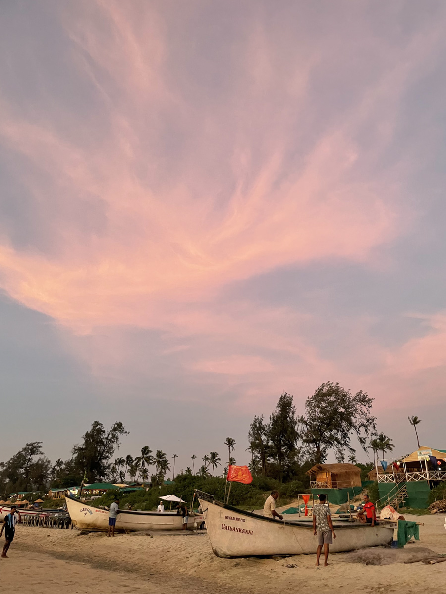 В самом начале декабря Екатерина Зимина из Коврова вместе с семьей отправилась на берег Аравийского моря. Три месяца на юго-западном побережье Индии прошли незаметно, ведь весь день на Гоа — это график, о котором можно только мечтать!