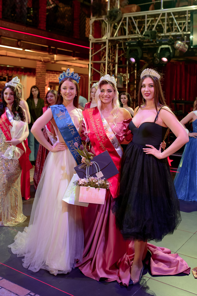 В Коврове прошел грандиозный финал областного конкурса красоты «Владимирская земля — 2023». Без титулов и подарков не осталась ни одна участница. Но кто же завоевал главные места среди юных красавиц и прекрасных дам?