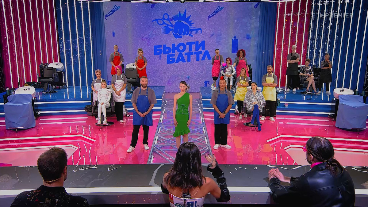 На телеканале ТНТ вышел в эфир очередной этап «Бьюти баттла», в котором борется за миллион рублей наш земляк, парикмахер-колорист Илья Староверов. И на этот раз, чтобы получить заветный приз, ему пришлось отправиться в будущее. Конечно, лишь силой творческой мысли.