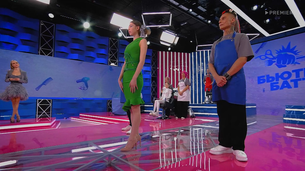 На телеканале ТНТ вышел в эфир очередной этап «Бьюти баттла», в котором борется за миллион рублей наш земляк, парикмахер-колорист Илья Староверов. И на этот раз, чтобы получить заветный приз, ему пришлось отправиться в будущее. Конечно, лишь силой творческой мысли.