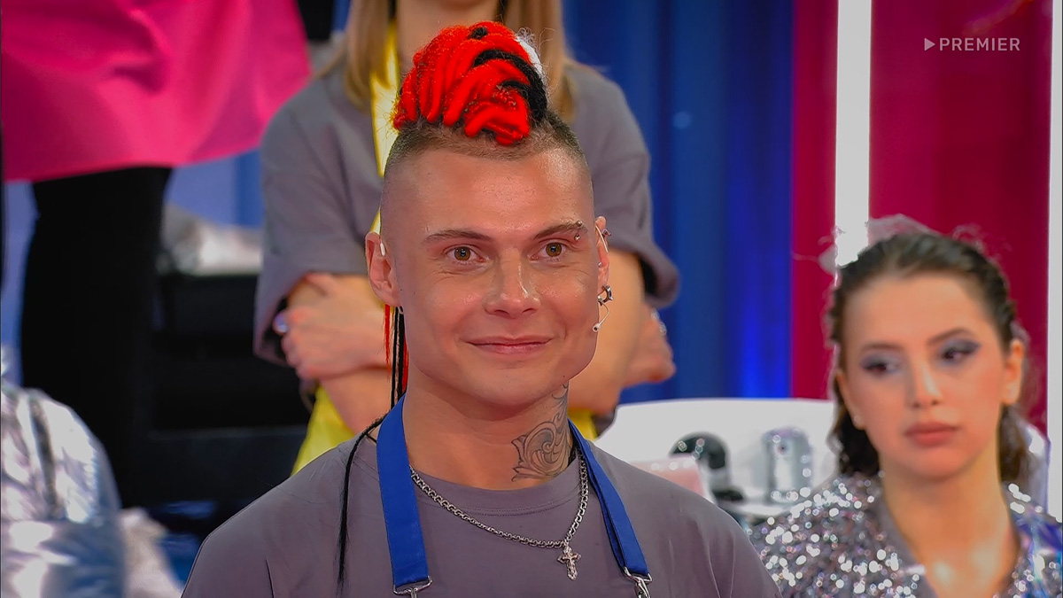 На телеканале ТНТ вышел в эфир очередной этап «Бьюти баттла», в котором борется за миллион рублей наш земляк, парикмахер-колорист Илья Староверов. И на этот раз, чтобы получить заветный приз, ему пришлось отправиться в будущее. Конечно, лишь силой творческой мысли.