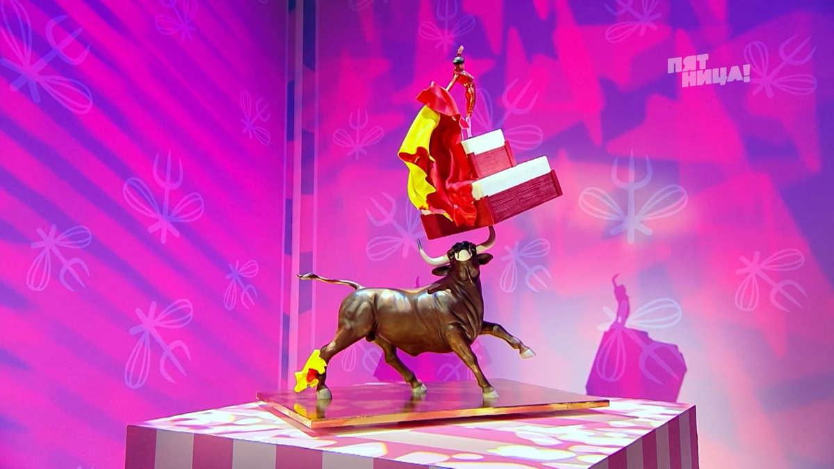 Анастасия Круглова из Владимира представила жюри шоу «Кондитер» балканскую черепашку. Внешний вид и вкус изделия с ванильным бисквитом и сливочно-сметанным кремом оценил ведущий программы Ренат Агзамов. «В этом десерте сложилось все, что я люблю», — признался он. Таким образом, жительница областного центра получила путевку в финал. Но удалось ли ей выйти в суперфинал?