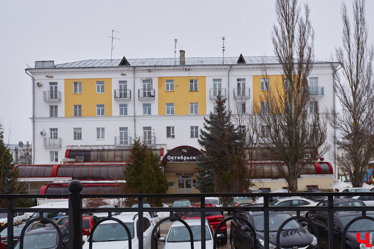 23 марта (10 по старому стилю) 1900 года в Симферополе родился Леонид Зотов. Волею судьбы он стал одним из архитекторов, определяющих послевоенный облик Владимира. По его проектам были построены величественные здания в стиле сталинского ампира, украсившие главные улицы Владимира. Давайте вместе с «Ключ-Медиа» полюбуемся ими!