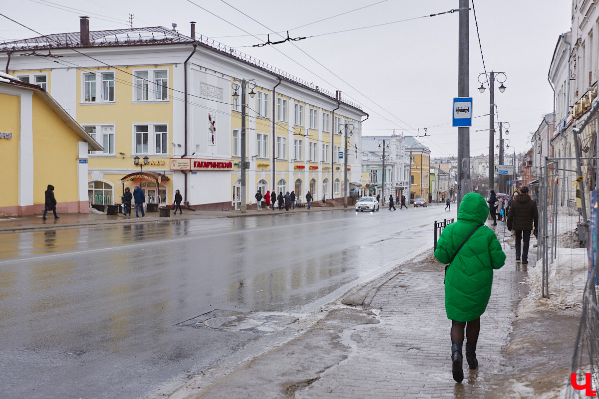 23 марта (10 по старому стилю) 1900 года в Симферополе родился Леонид Зотов. Волею судьбы он стал одним из архитекторов, определяющих послевоенный облик Владимира. По его проектам были построены величественные здания в стиле сталинского ампира, украсившие главные улицы Владимира. Давайте вместе с «Ключ-Медиа» полюбуемся ими!