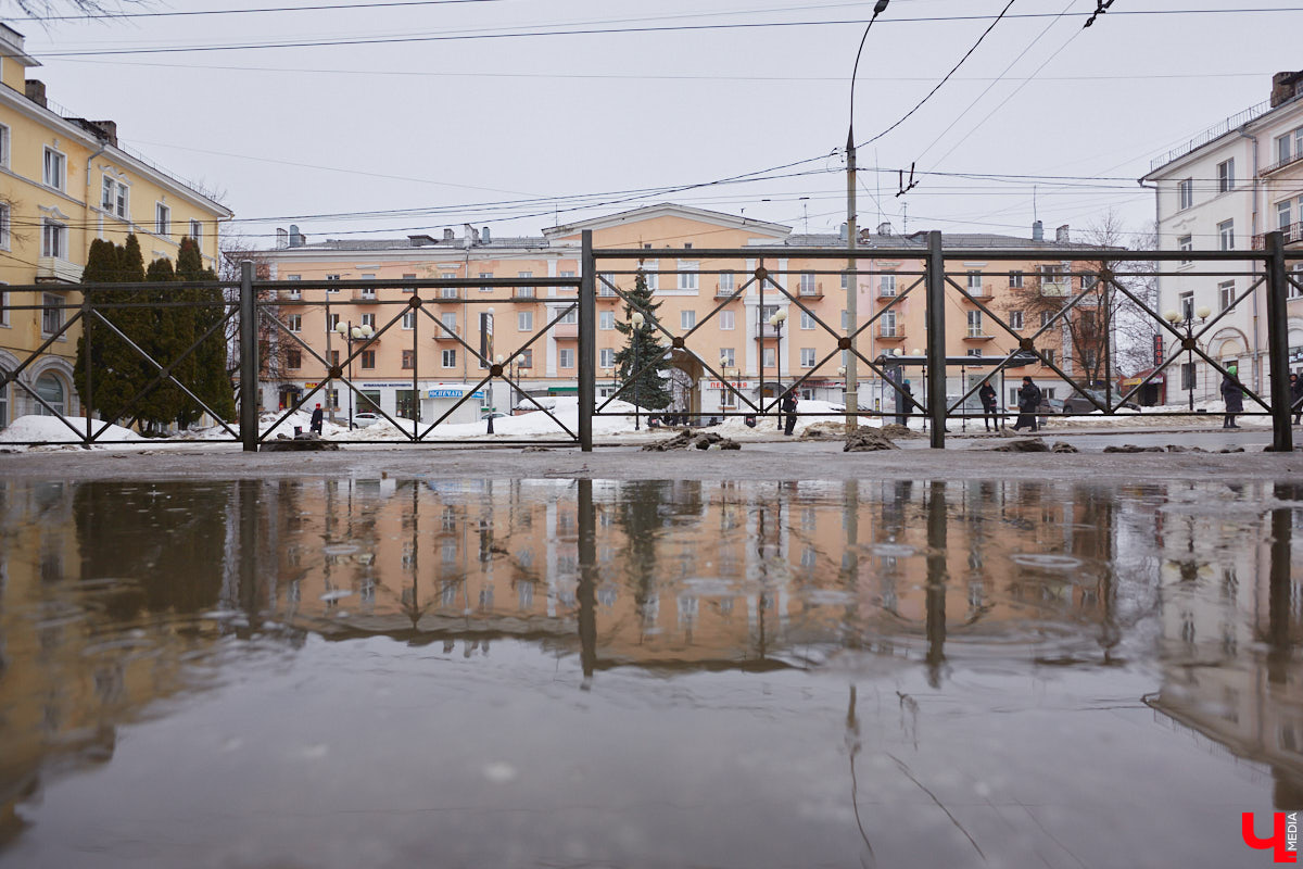 23 марта (10 по старому стилю) 1900 года в Симферополе родился Леонид Зотов. Волею судьбы он стал одним из архитекторов, определяющих послевоенный облик Владимира. По его проектам были построены величественные здания в стиле сталинского ампира, украсившие главные улицы Владимира. Давайте вместе с «Ключ-Медиа» полюбуемся ими!