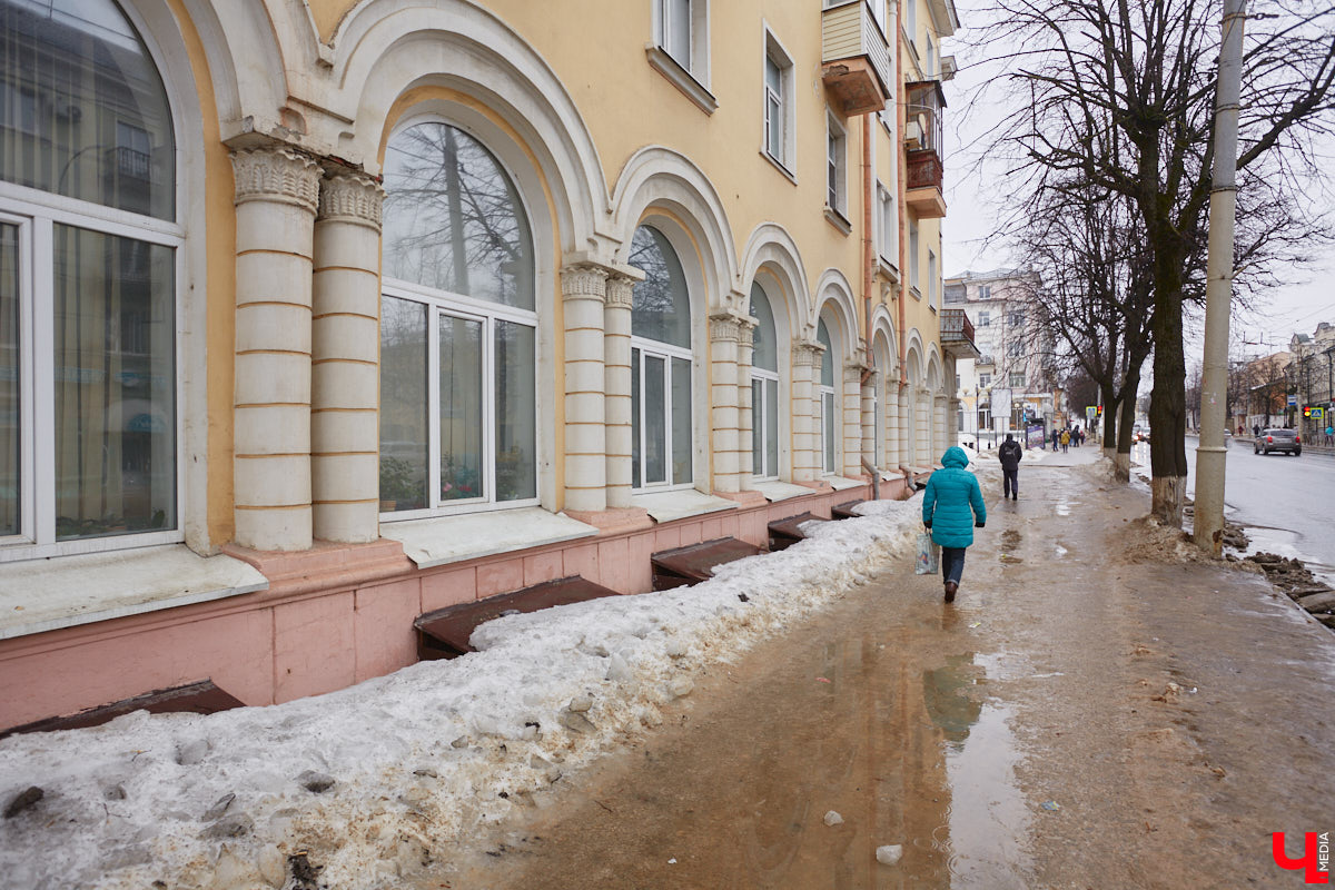 23 марта (10 по старому стилю) 1900 года в Симферополе родился Леонид Зотов. Волею судьбы он стал одним из архитекторов, определяющих послевоенный облик Владимира. По его проектам были построены величественные здания в стиле сталинского ампира, украсившие главные улицы Владимира. Давайте вместе с «Ключ-Медиа» полюбуемся ими!