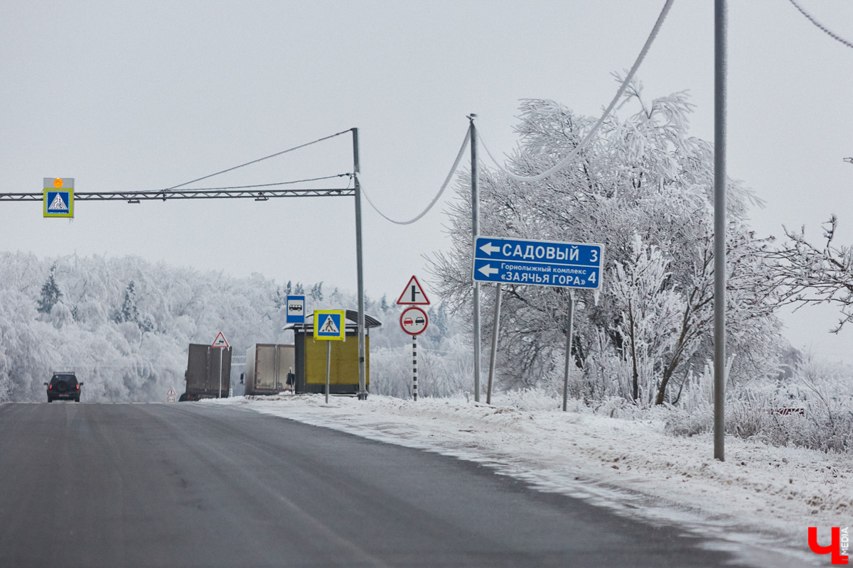 Давно известно, что темы, которые обсуждают в автобусах, — самые популярные. Знаете, о чем чаще всего говорят владимирские пассажиры по пути домой? Они жалуются друг другу на работу того же общественного транспорта. Тема эта неисчерпаема, и лучше пока не становится. Без масштабного обновления транспортного парка преодолеть коллапс не получится.
