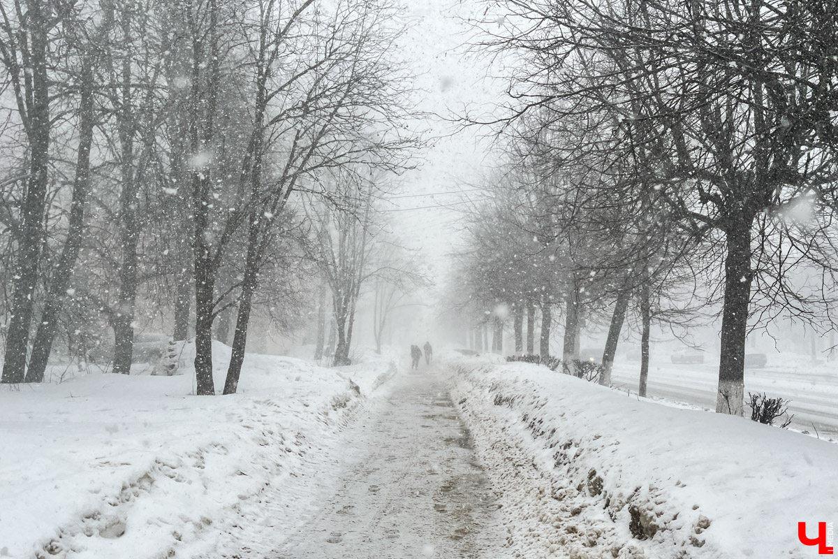 Среднесуточная температура воздуха в столице 33-го региона наконец-то превысила ноль градусов, а днем на этой неделе столбик термометра и вовсе покажет плюс 10 — 12! Но весна проснется ненадолго... Мартовское тепло скоро опять сменят похолодание и снегопады.
