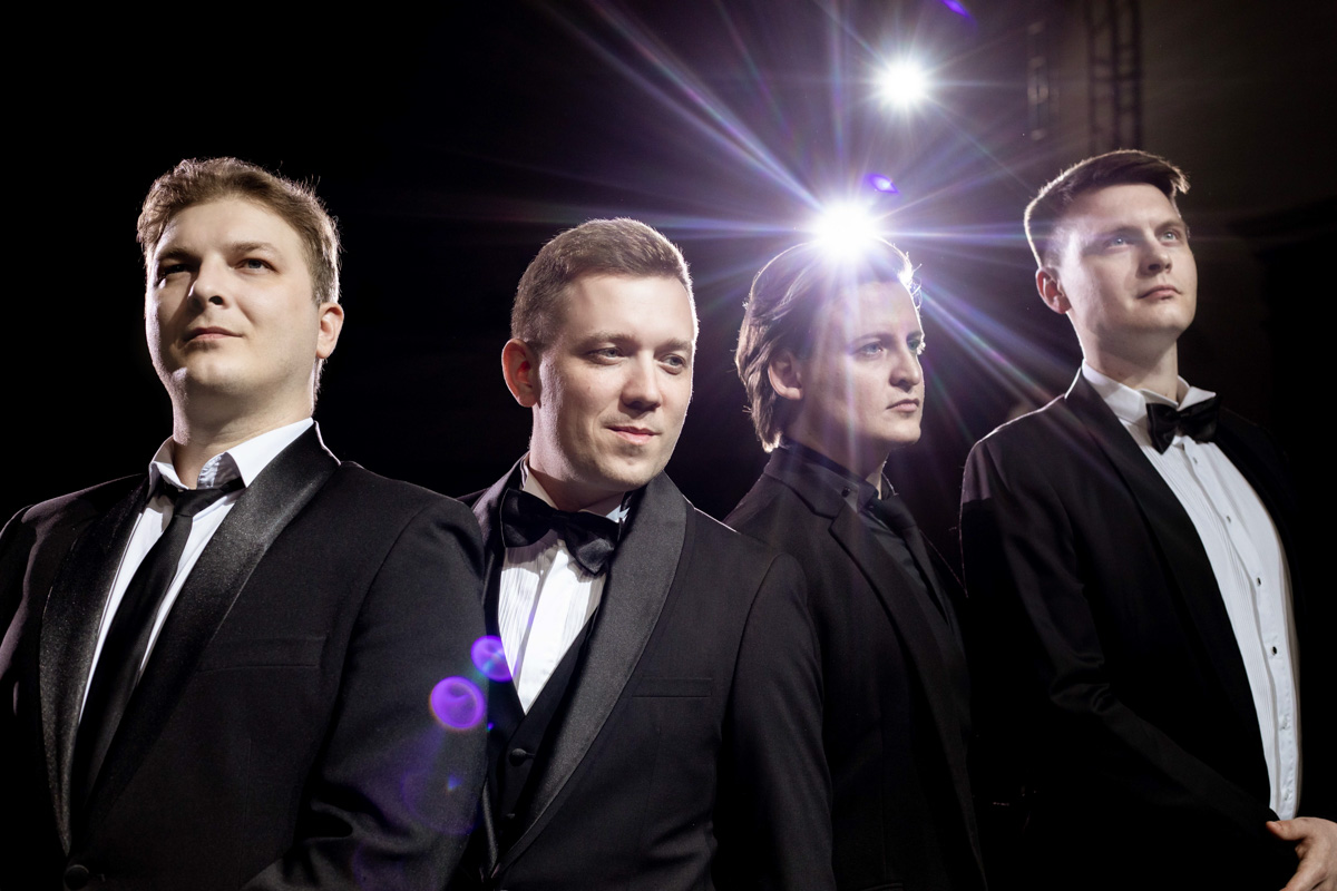 Еще один уроженец нашей области добрался до вокального шоу «Голос». На этапе слепых прослушиваний на сцену вышел Дмитрий Волков из Владимира. Членов жюри покорил его голос, но манера исполнения понравилась далеко не всем. Зато зрители отметили его выступление, а сам он запустил веселый хэштег.