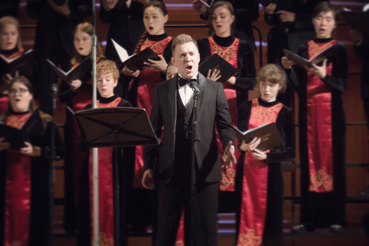 Еще один уроженец нашей области добрался до вокального шоу «Голос». На этапе слепых прослушиваний на сцену вышел Дмитрий Волков из Владимира. Членов жюри покорил его голос, но манера исполнения понравилась далеко не всем. Зато зрители отметили его выступление, а сам он запустил веселый хэштег.