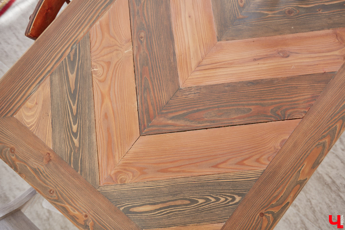 У коллекционера растений из Владимира Екатерины Вдовиной в доме тысячи видов цветов. Специально для них даже построили большую оранжерею с панорамными окнами, но и этого оказалось мало. Сейчас на 150 квадратных метрах таунхауса нет места без яркого акцента зеленого цвета. Но самое интересное: пространство для жизни Екатерине приснилось задолго до его покупки. 